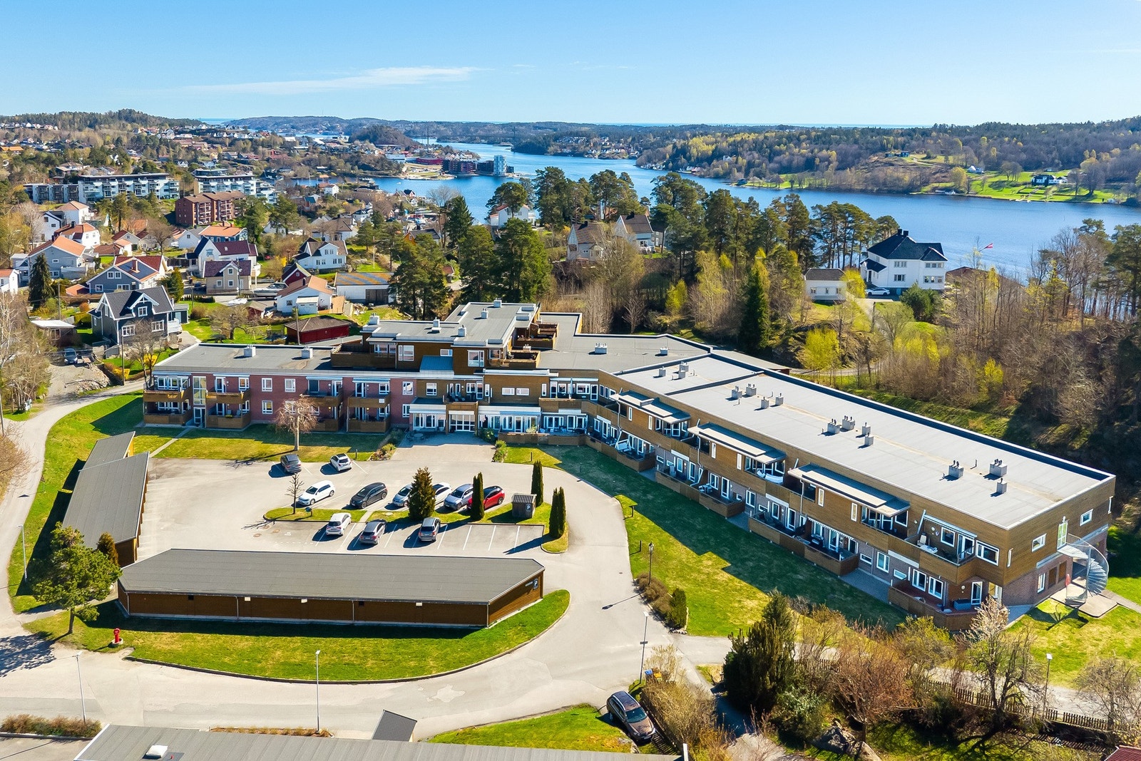 Vollene Seniorsenter tilbyr hyggelige og sosiale omgivelser med fine fellesarealer. Galleribilde