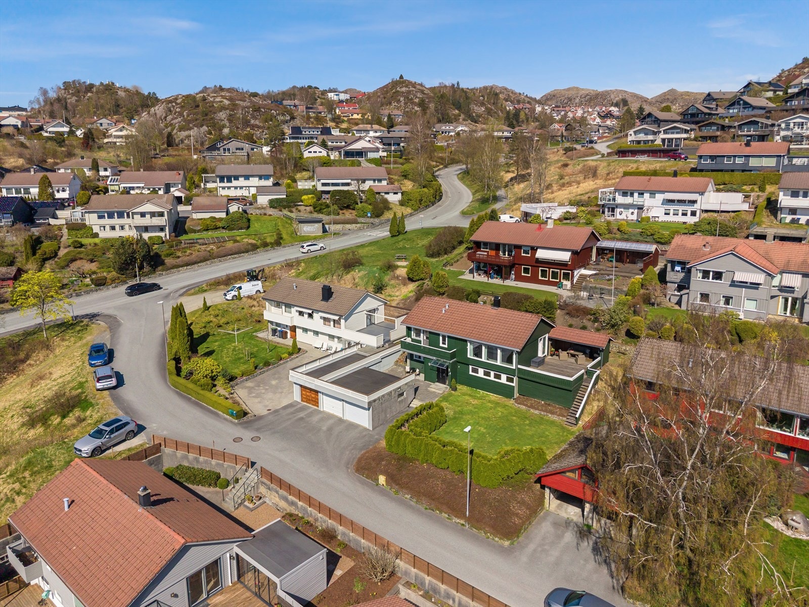 Eiendommen ligger sentralt på Ålgård med enkel adkomst til E39. Galleribilde