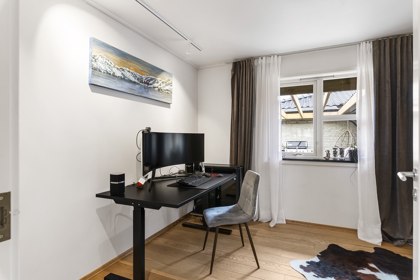 Dette rommet har flerbruksmuligheter med direkte tilknytning til stuen. Galleribilde