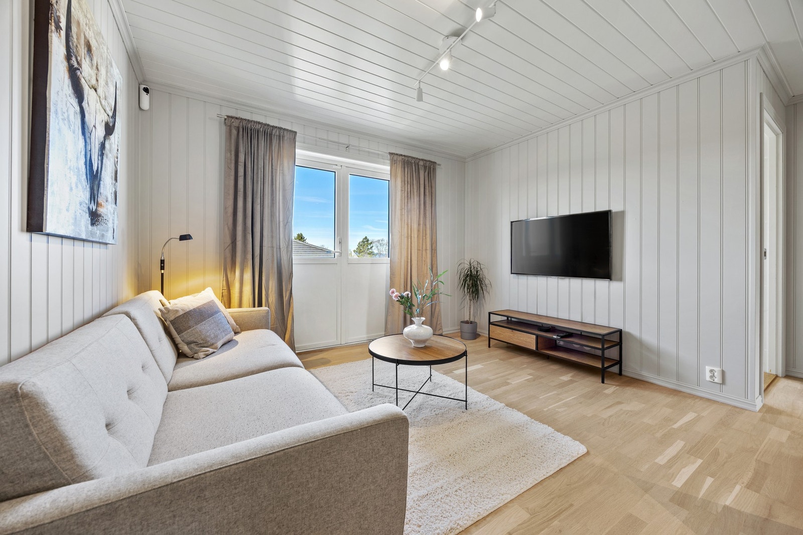Herfra er det utgang til en balkong på ca. 5 kvm. Galleribilde