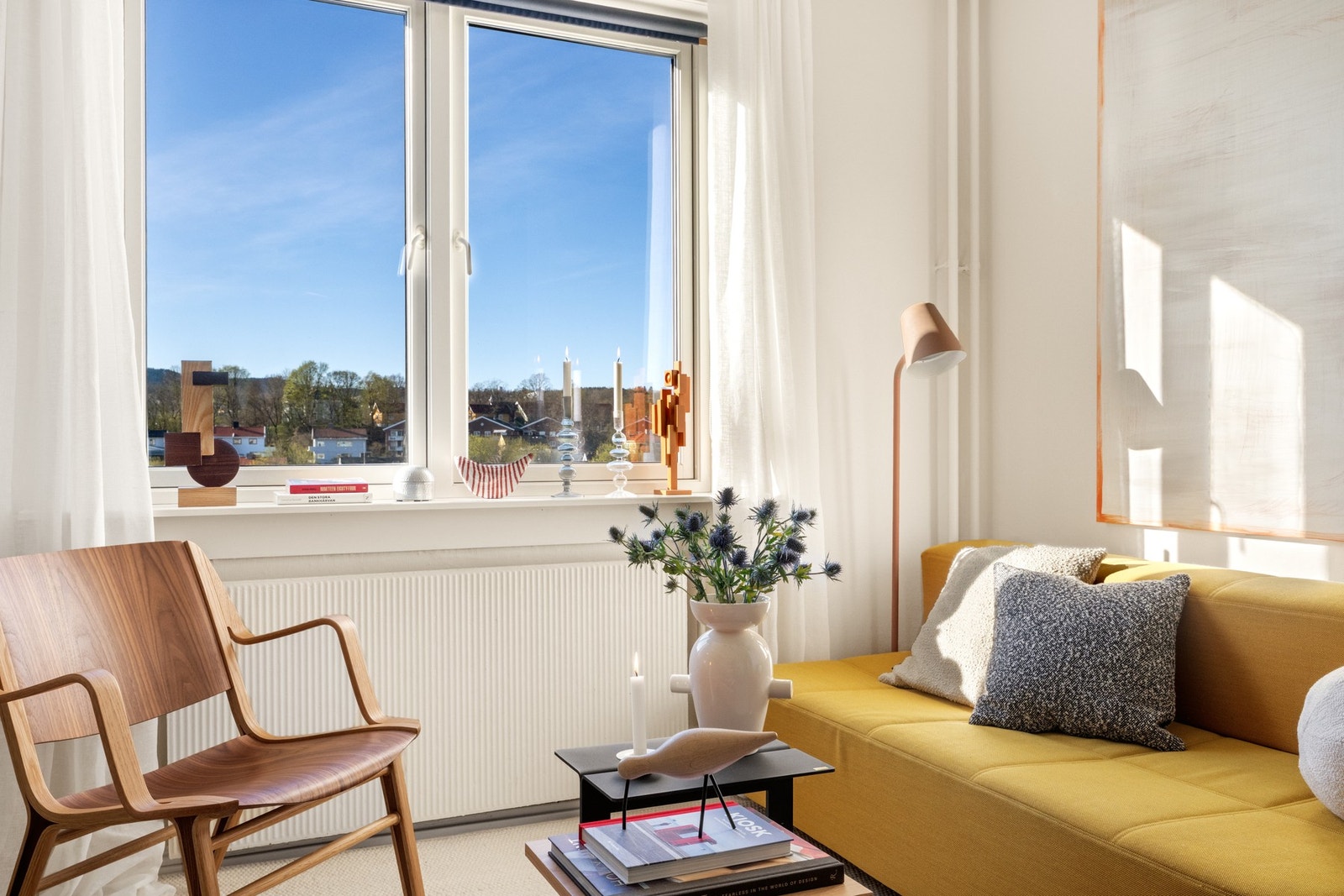Varmtvann og oppvarming (radiator) er inkludert i fellesutgiftene, hvilket bidrar til lave strømregninger. Galleribilde