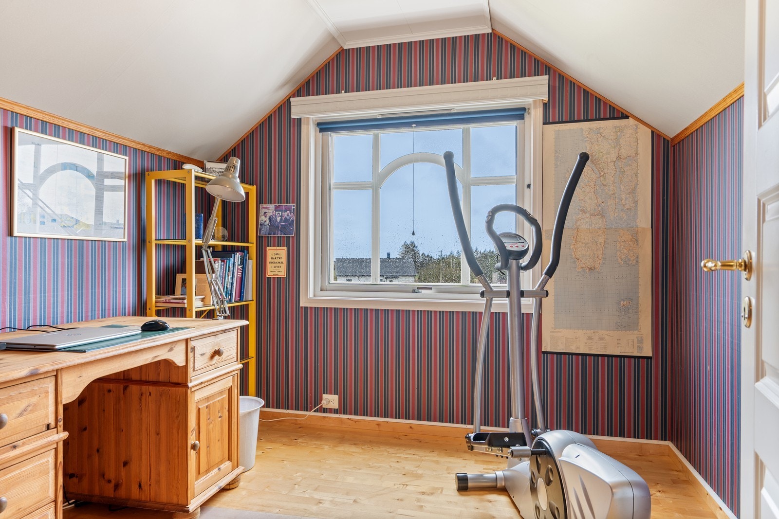 Soverom nr. 2 og 3 egner seg godt som barnerom, gjesterom eller hjemmekontor - alt etter ønske og behov! Galleribilde