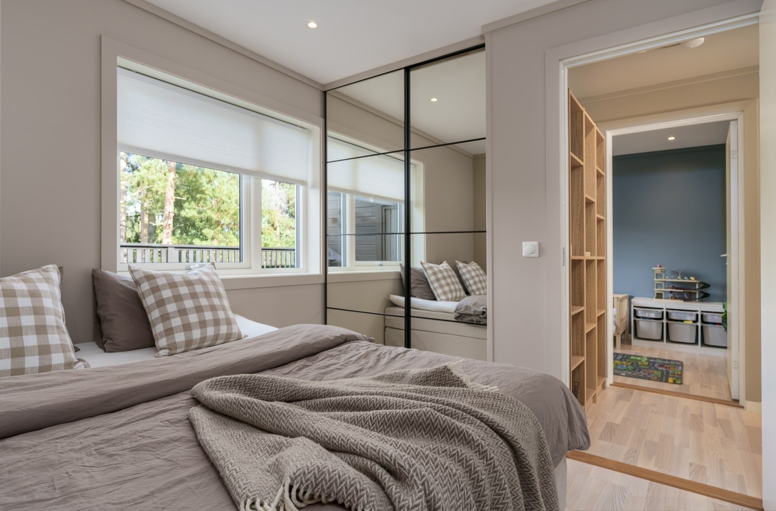 Hele huset er utstyrt med downlights i taket. Galleribilde