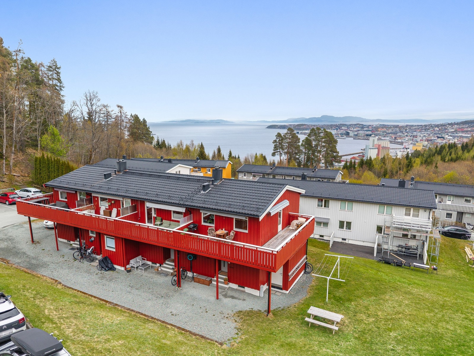Velkommen til Fagerliveien 33 D, presentert av EiendomsMegler 1 ved Alan Shaswar. Foto av Nonstad Foto. Galleribilde
