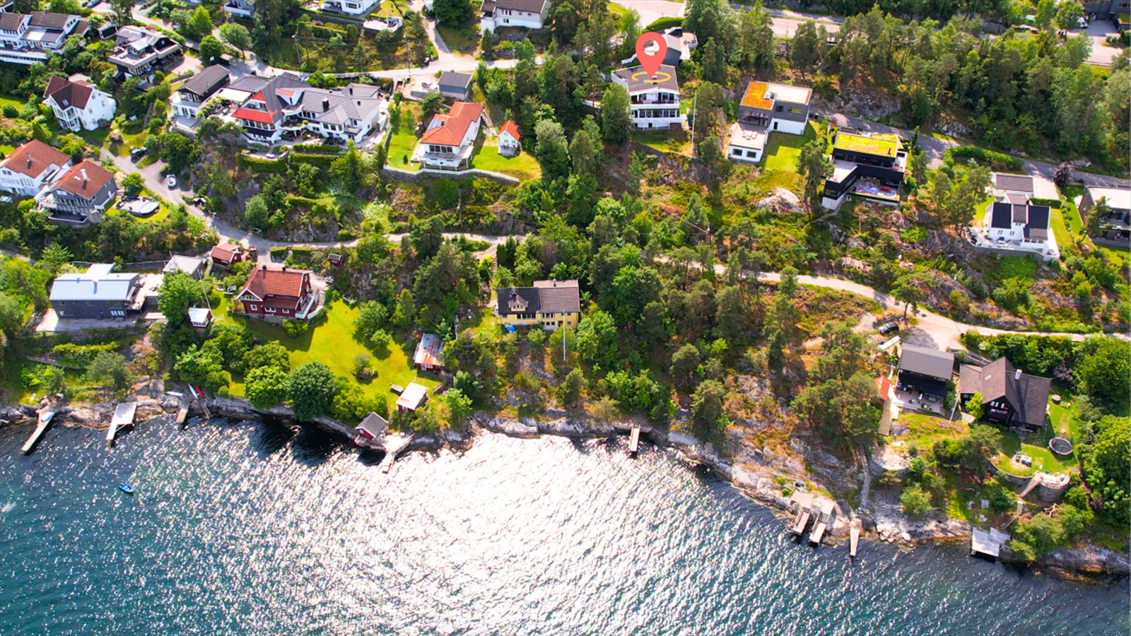 Her bor du med umiddelbar nærhet til sjøen og Nesoddens vakre kystlinje. Galleribilde