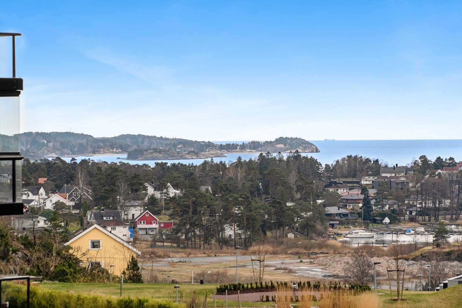 Det er kort vei til flere av områdets populære strender, som Korsvik, Asnes og Tangen. Galleribilde