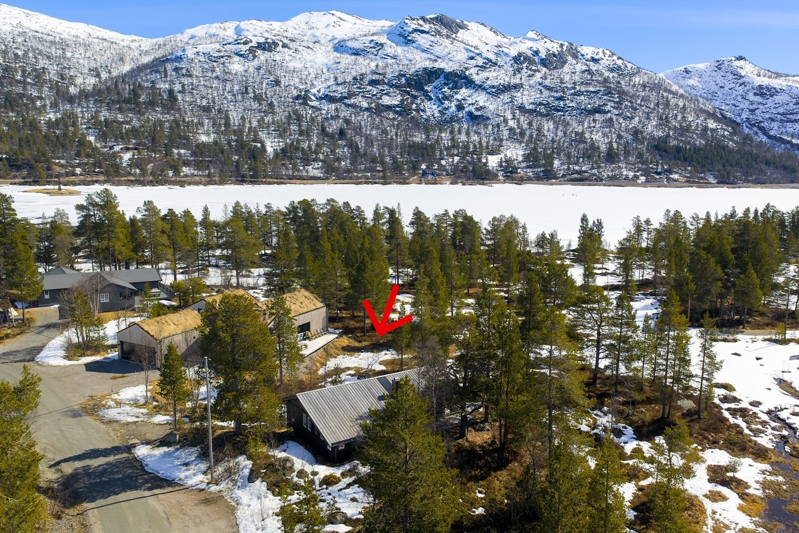 Det er flott turterreng i nærområdet, samt kort vei til alpinanlegg Galleribilde
