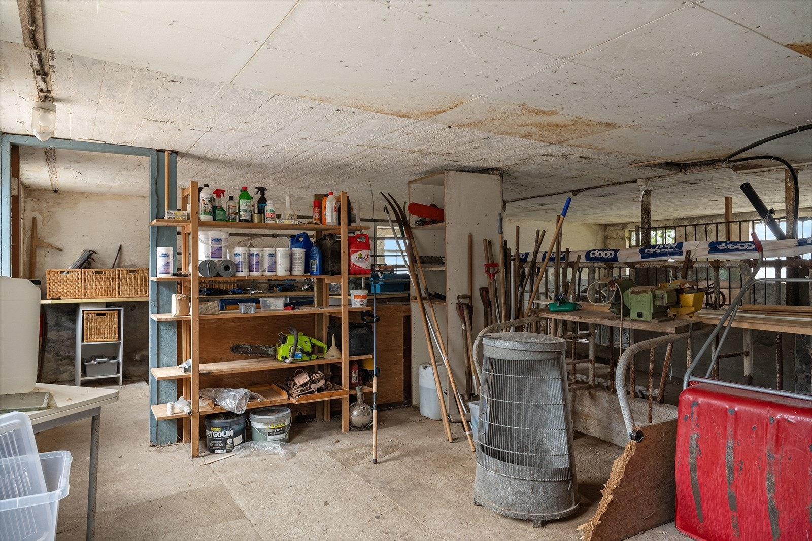 Lagerrom i driftsbygningen. Galleribilde