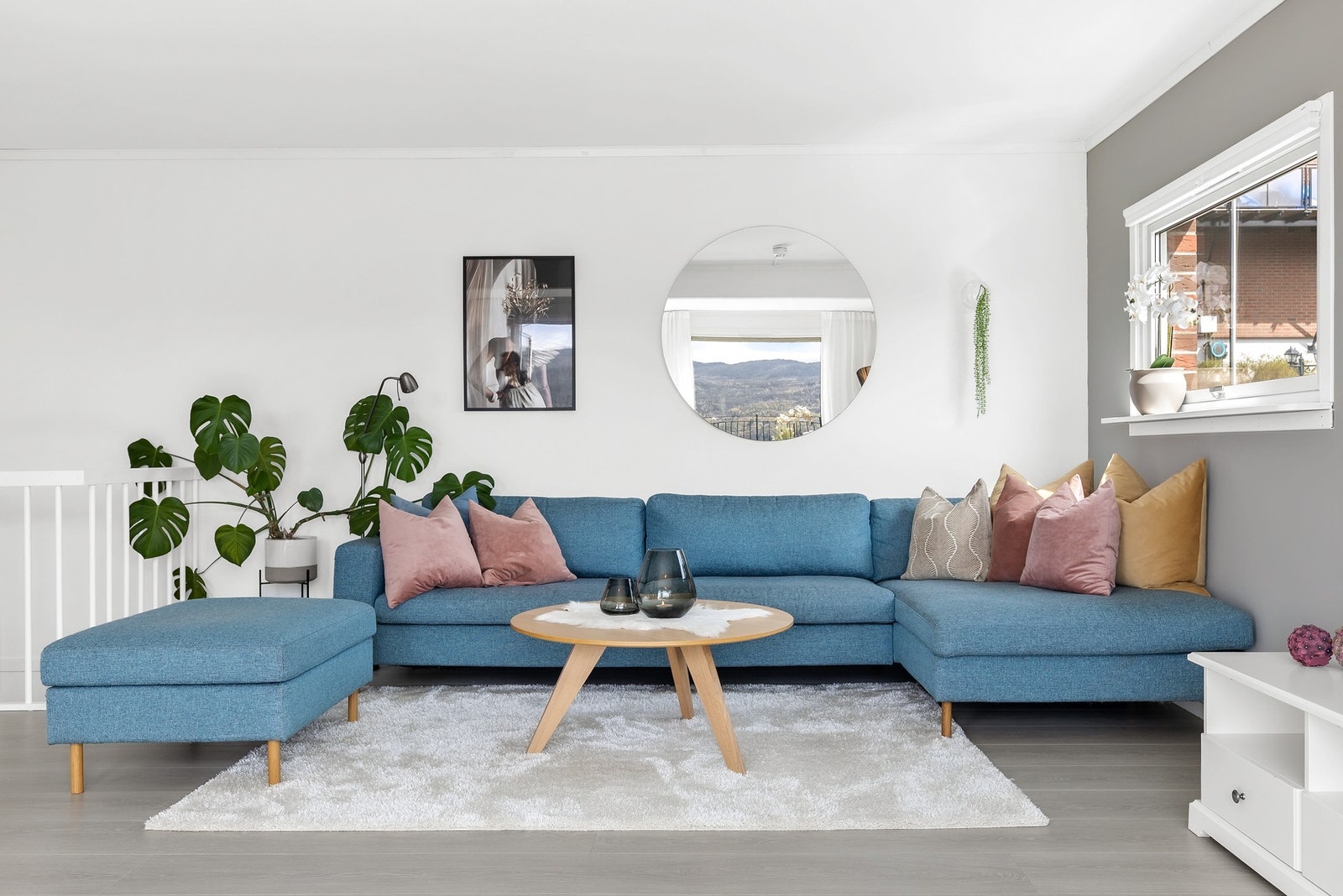 Rommet har 1-stavs laminatgulv og slette flater på vegger og i himling Galleribilde