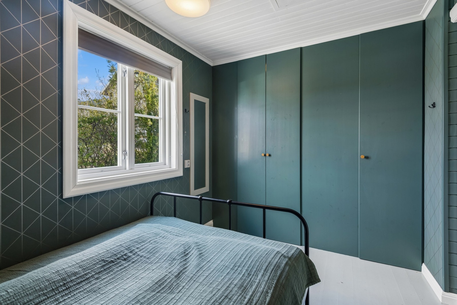 Boligen inneholder 3 soverom på loft og 1 soverom i 1.etasje. Galleribilde