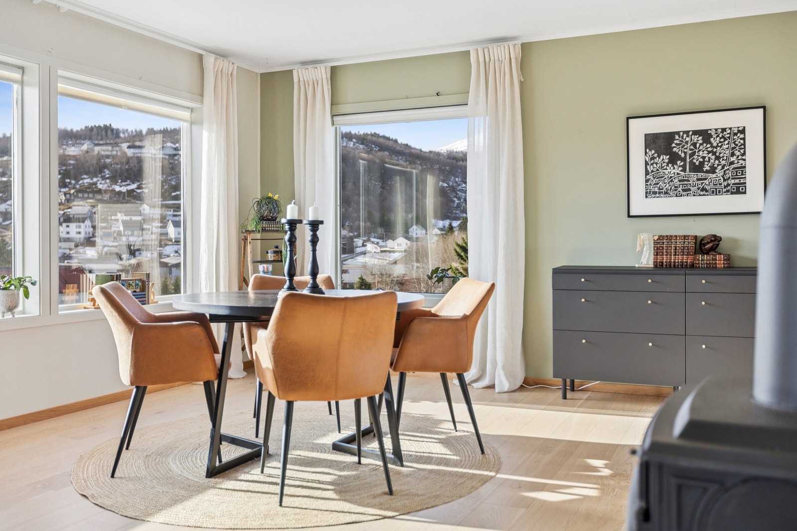 God plass til spisebord Galleribilde