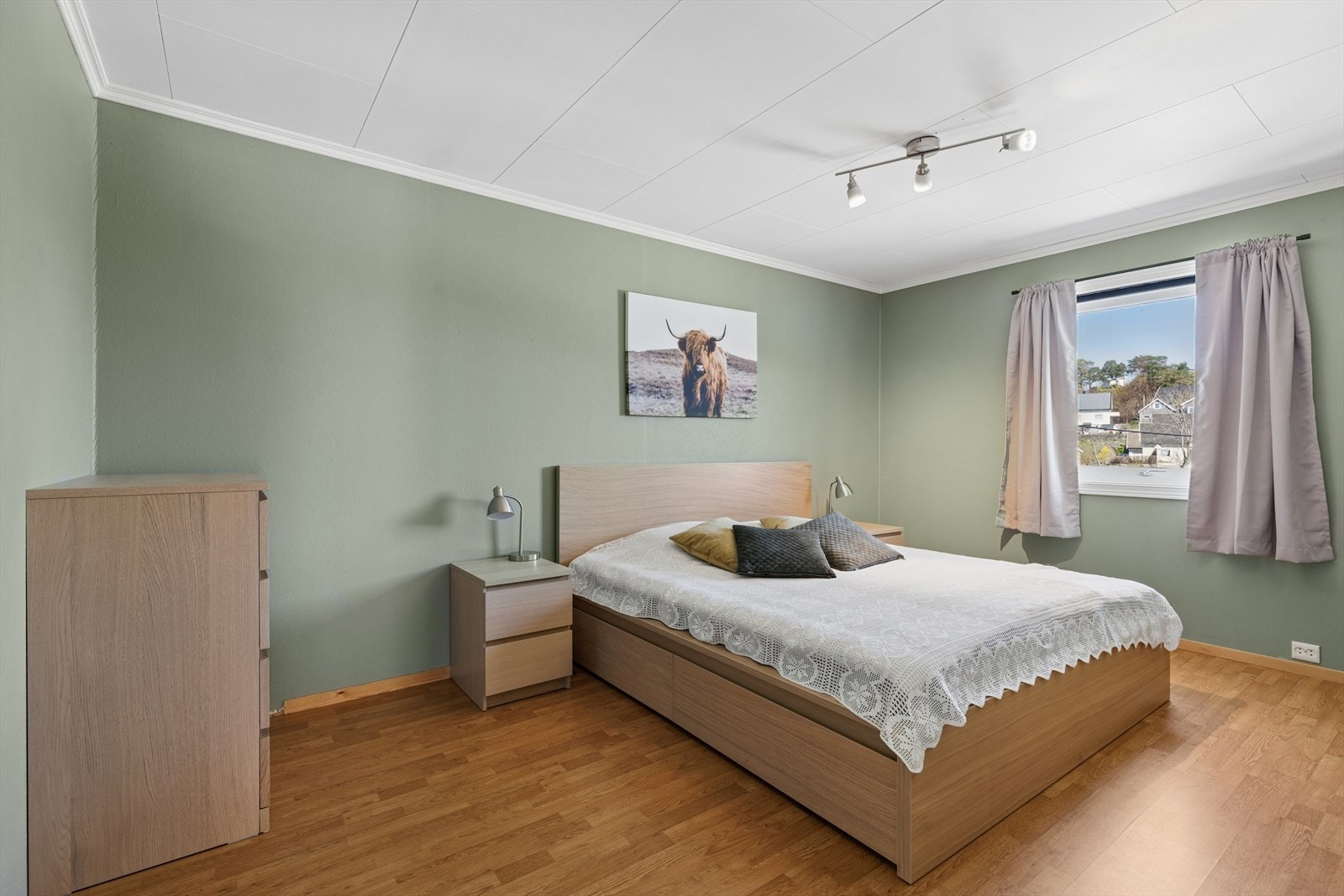 Lunt hovedsoverom som er nord-østvendt. Galleribilde