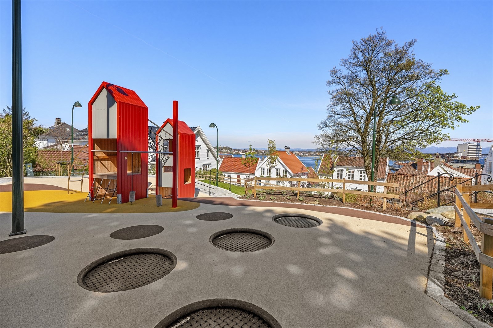 Lekeplass like i nærområdet. Galleribilde