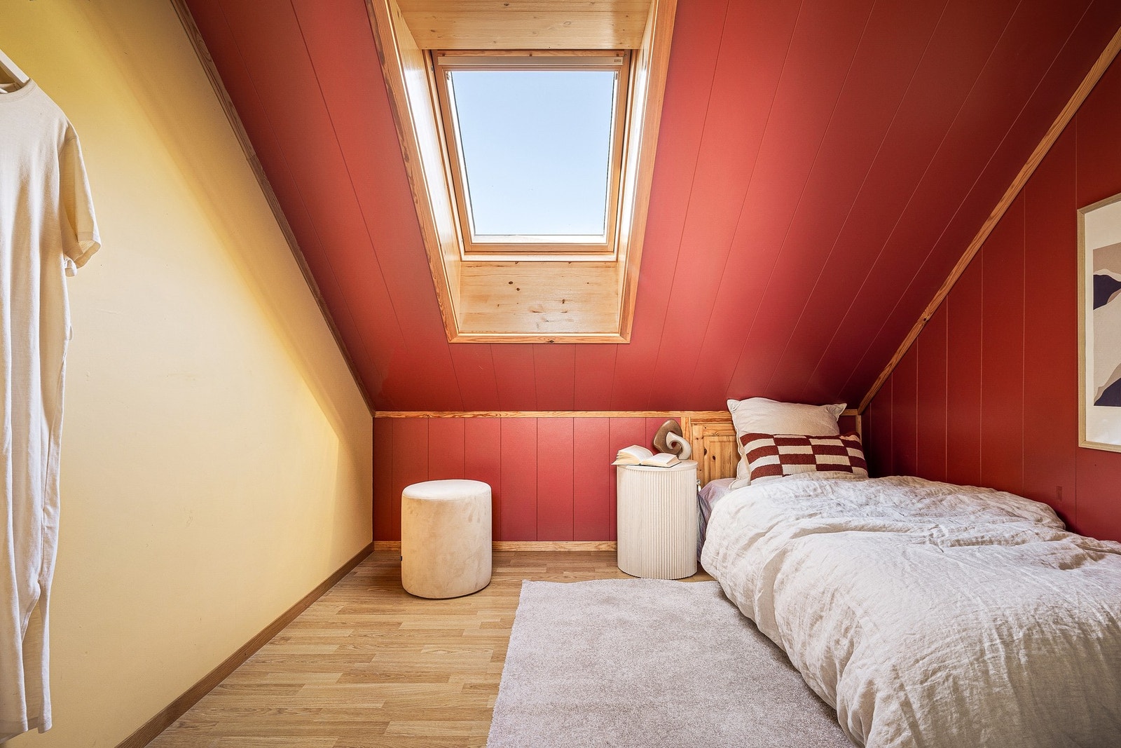 Soverom med adkomst fra loftstuen. Galleribilde