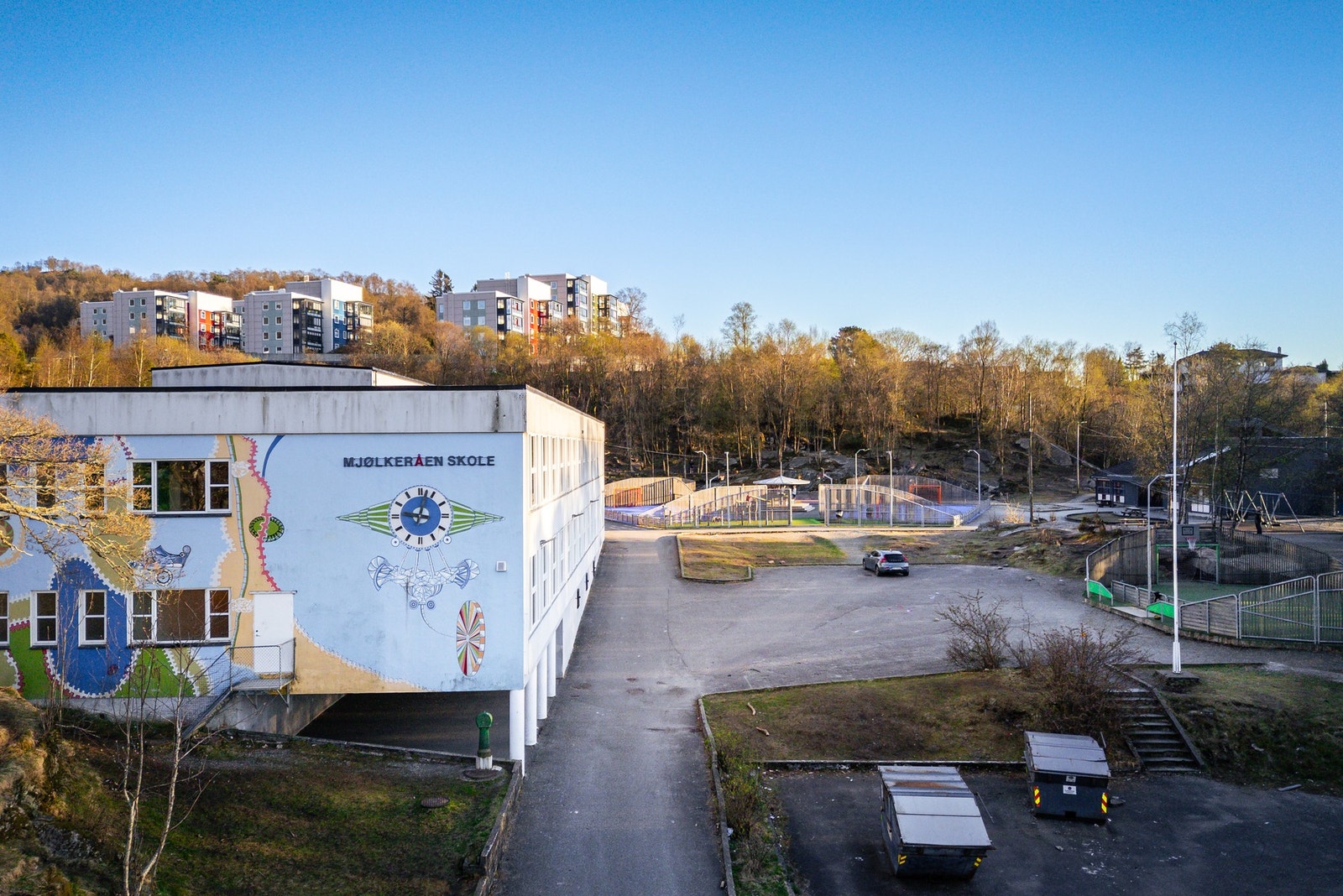 Det er gangavstand til Mjølkeråen barne- og ungdomsskole. Galleribilde