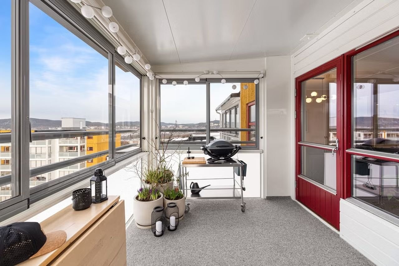 Vinduene kan åpnes og skyves til side Galleribilde