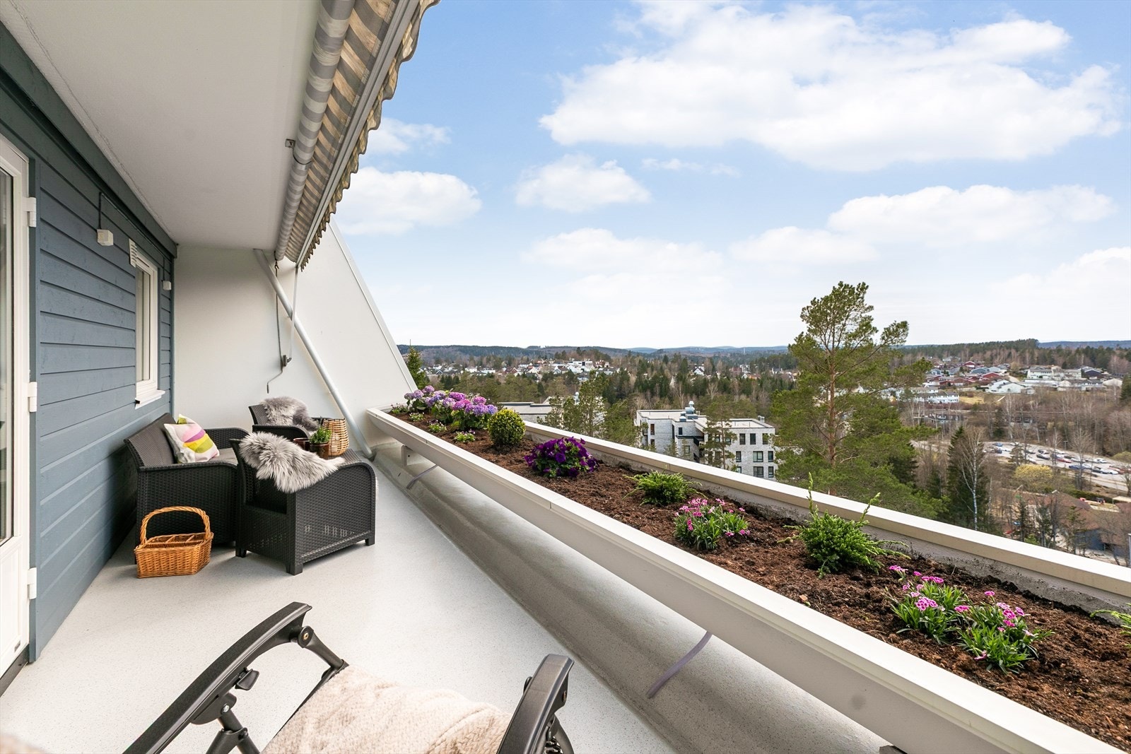 Nyt solen på to store terrasser på 14 m². Galleribilde