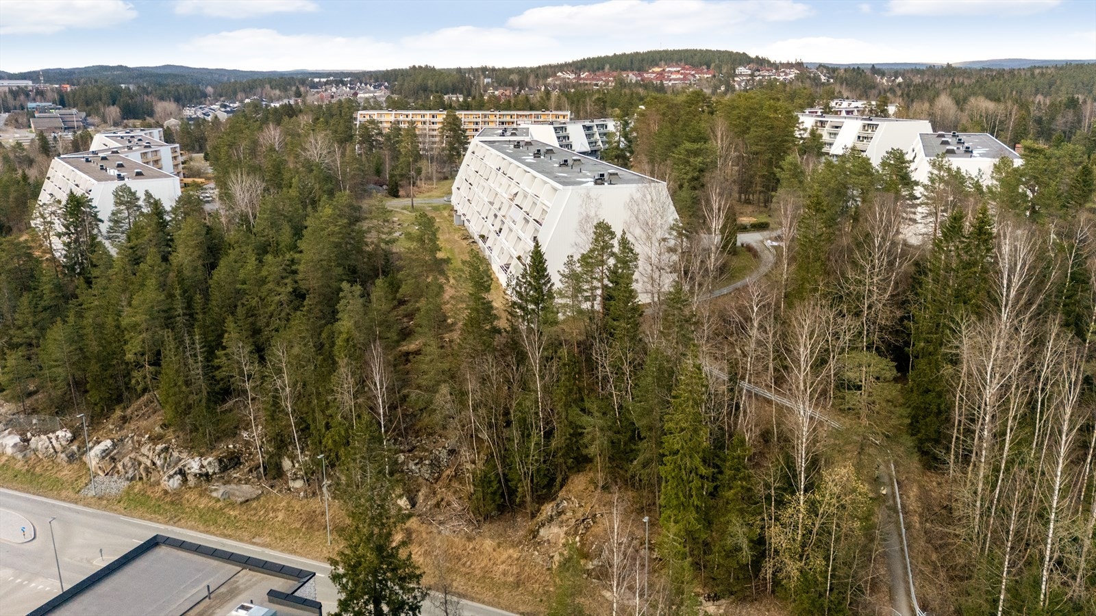 Området byr på flotte turmuligheter i skog og mark rett utenfor døren. Galleribilde