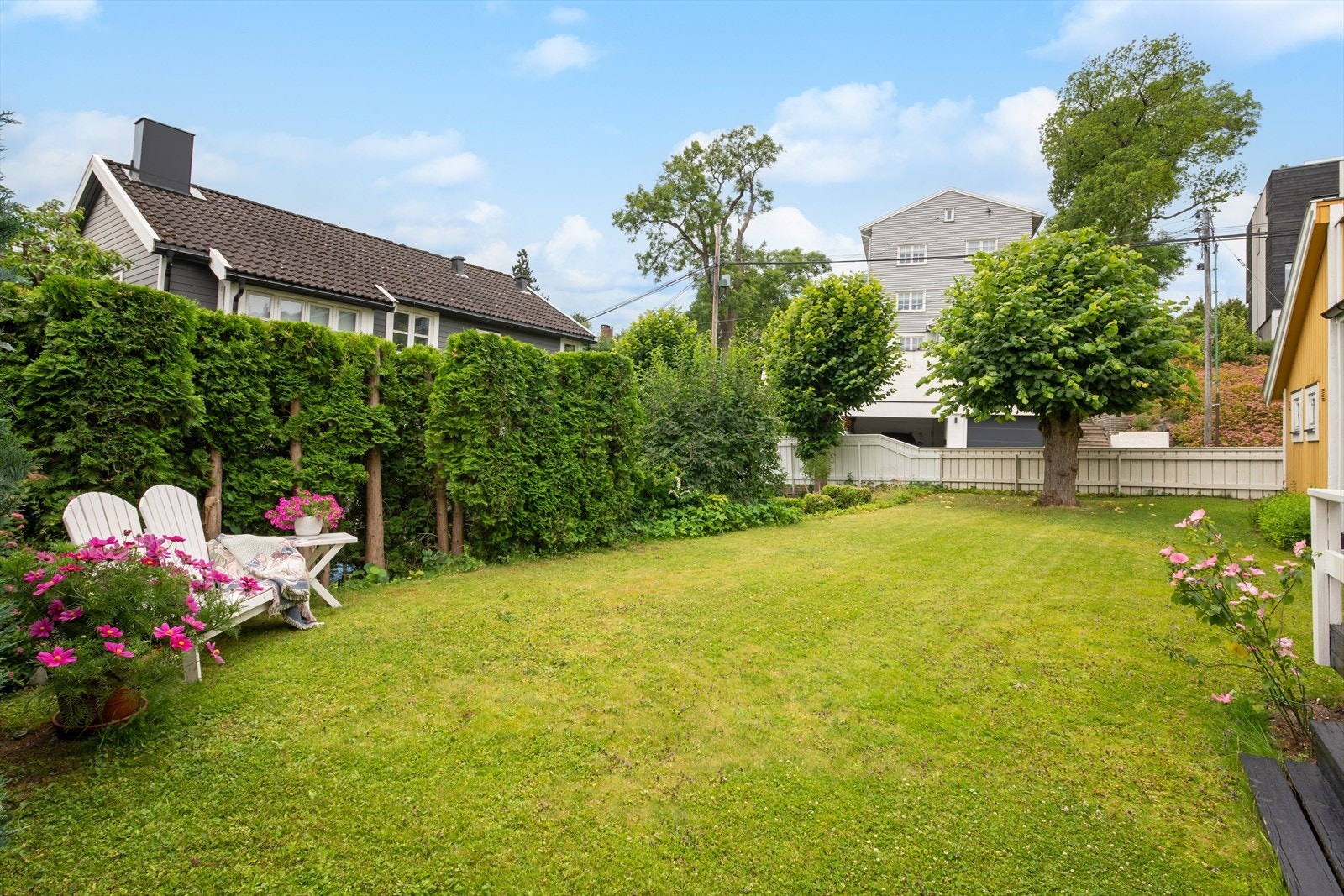 Pent opparbeidet flat tomt. Galleribilde