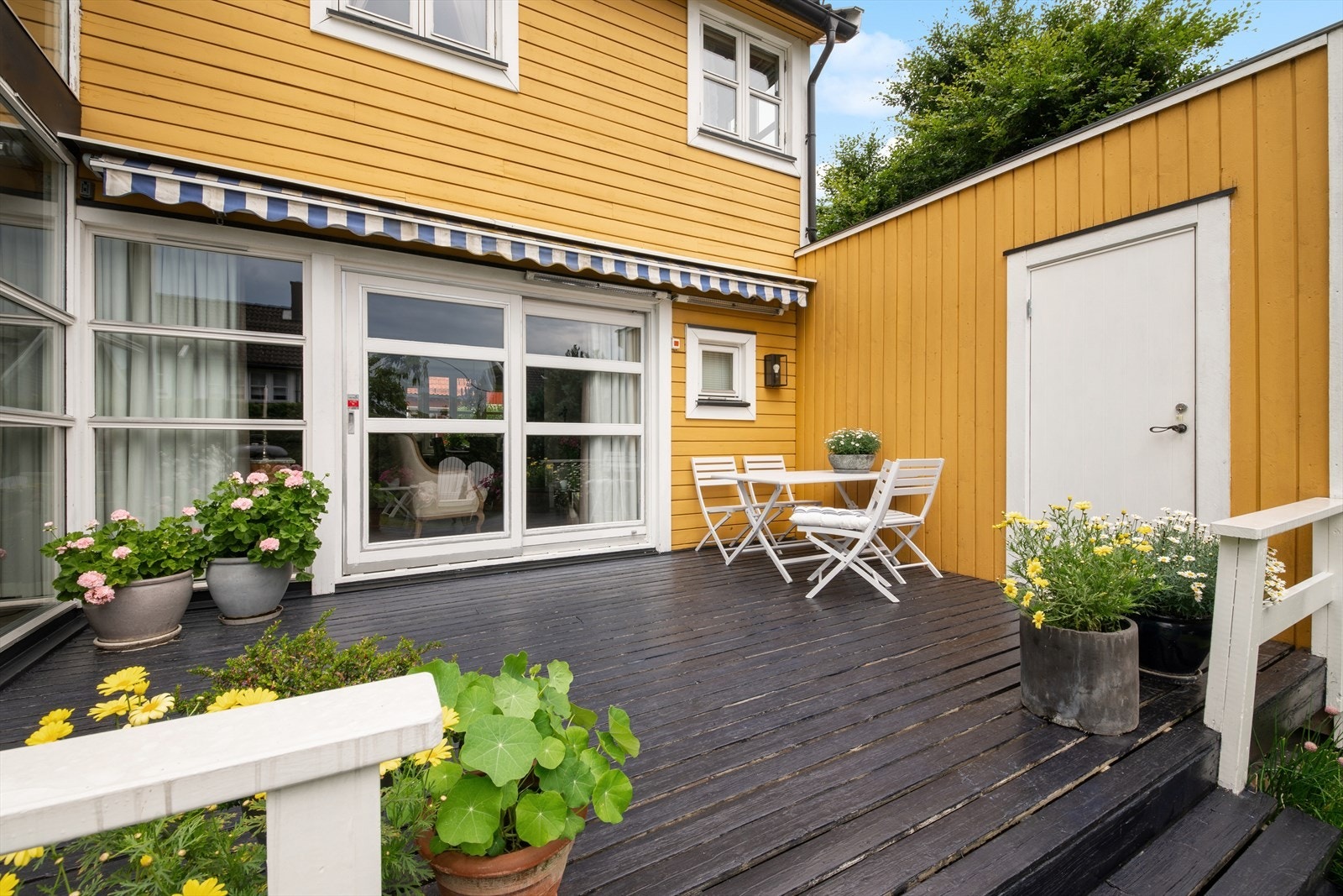 Terrassen er på totalt 29 m² og byr på flere gode møbleringsmuligheter. Galleribilde