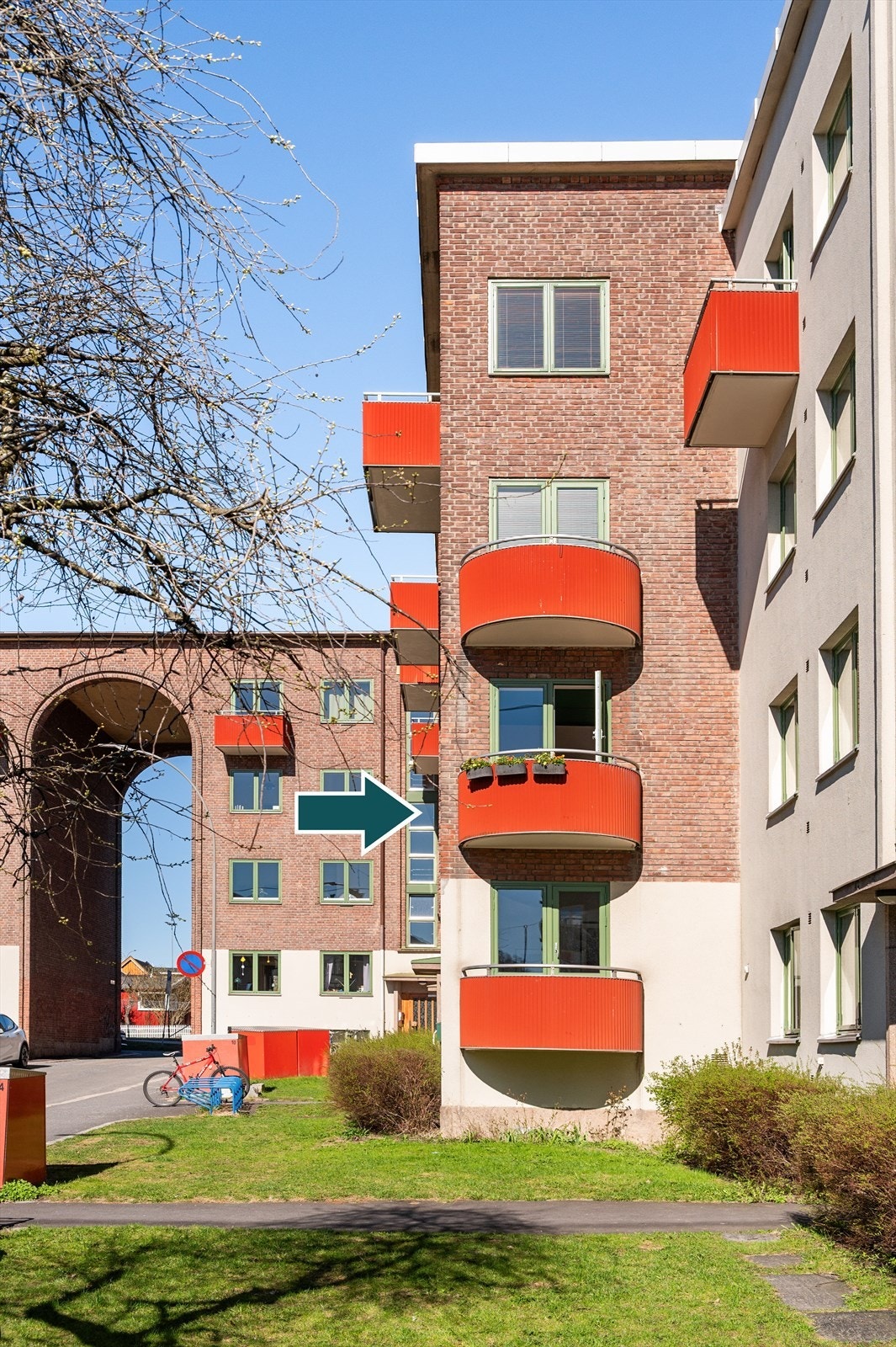 Eiendommen har en sentral, men tilbaketrukket beliggenhet. Galleribilde