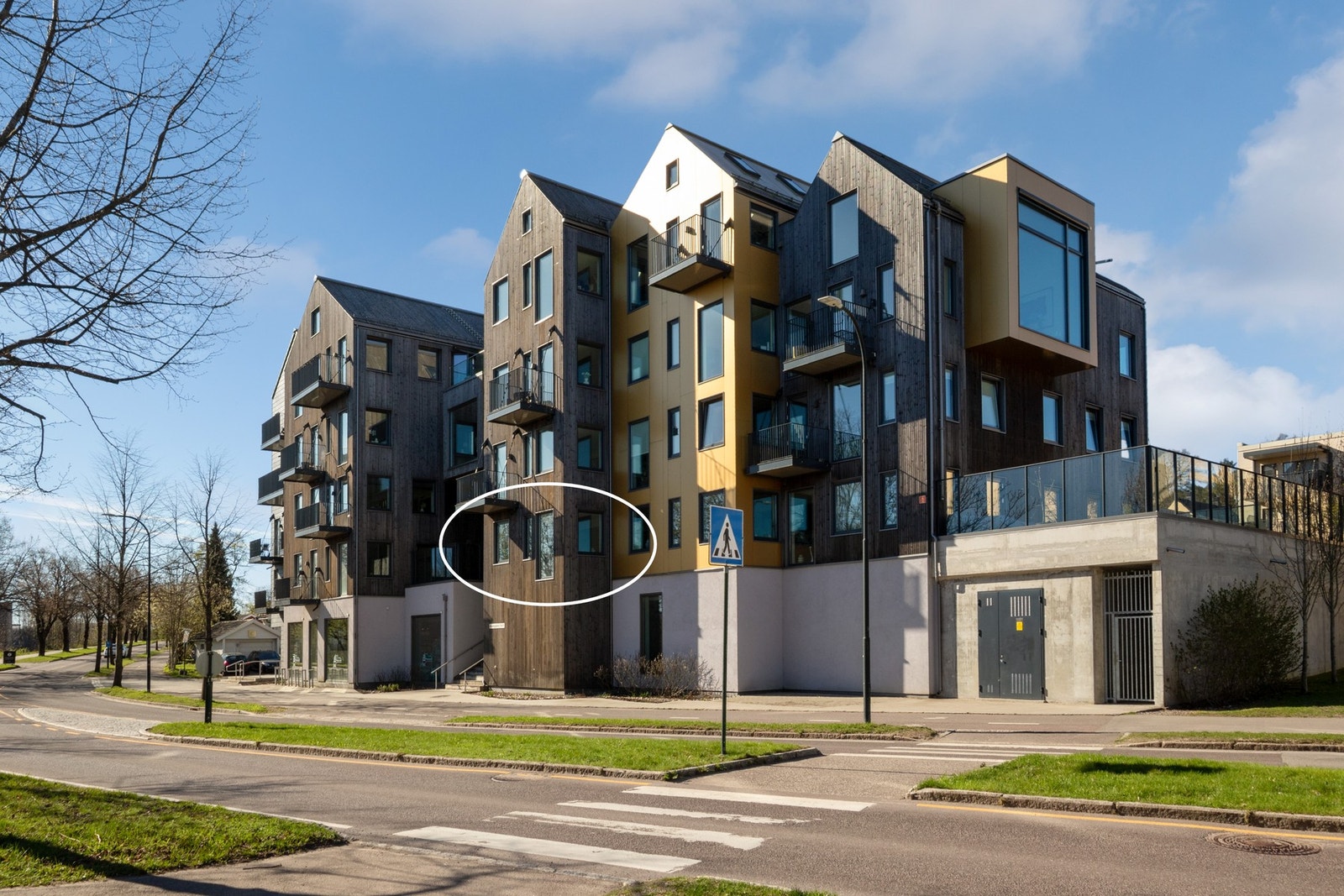 Eiendommen ligger i et barnevennlig og sentralt boligområde på Havegaten/Kaldnes i Tønsberg kommune. Galleribilde