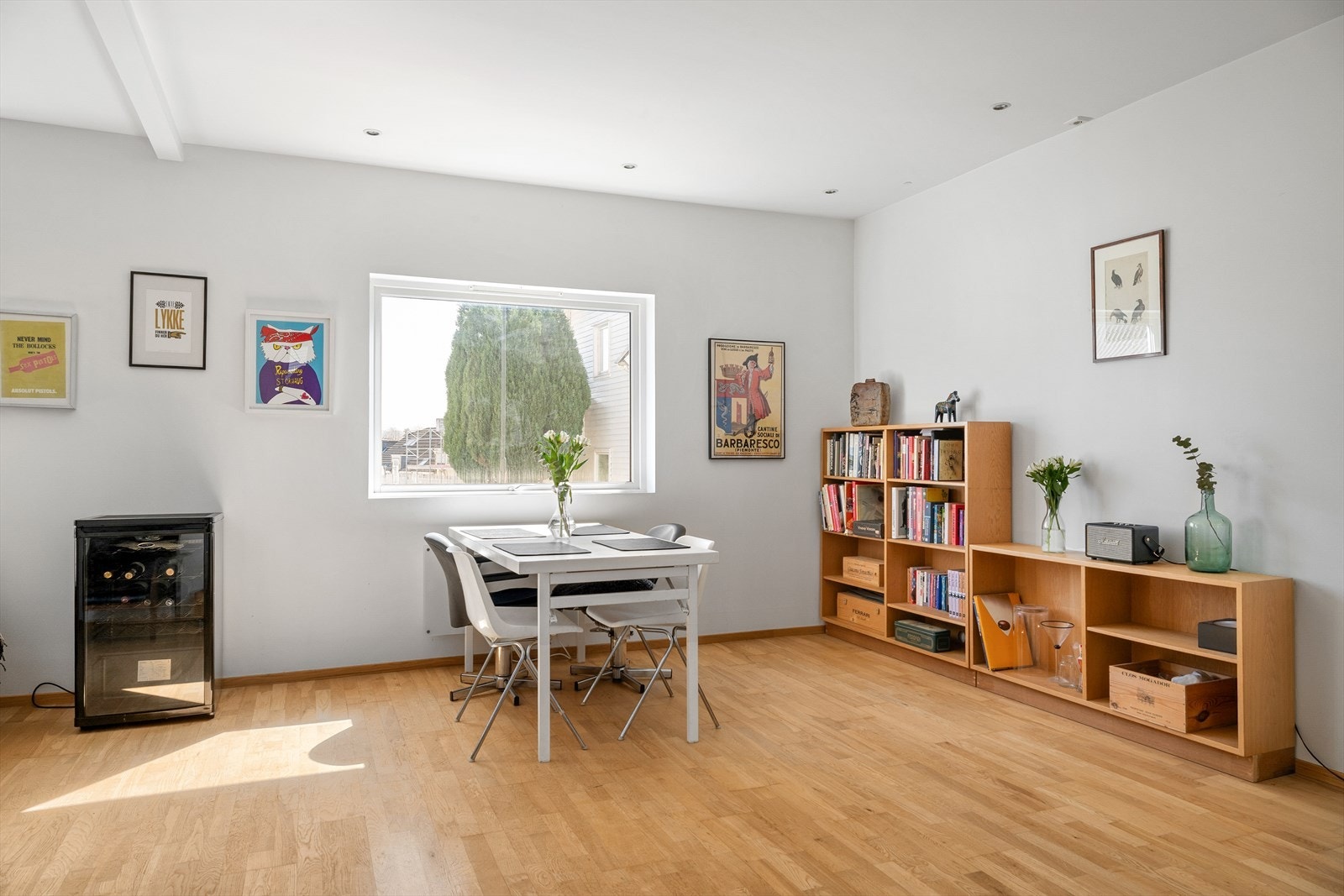 Stuen har downlights i tak Galleribilde
