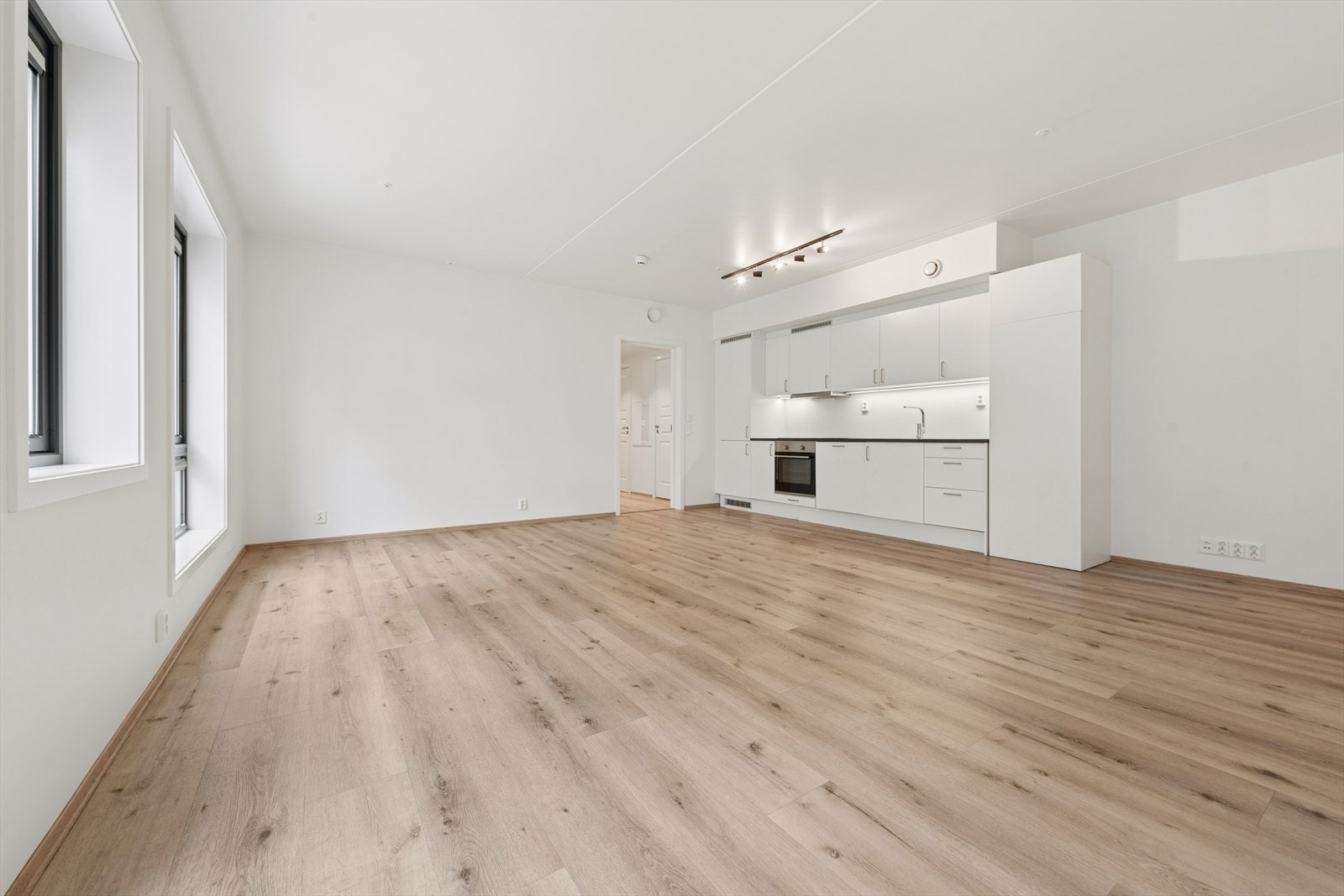 Det er TV-uttak på begge kortveggene (tilvalg) som gir flere møbleringsalternativer for å skape den stuen du selv ønsker. Galleribilde