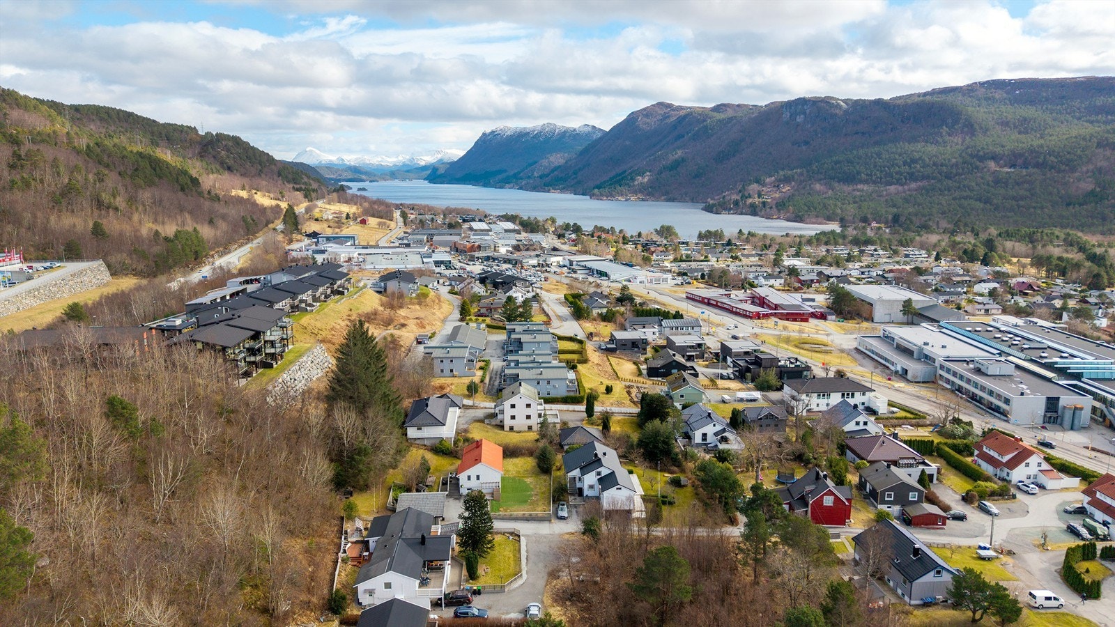 Det er kort avstand til flotte turstier rundt Lillevannet og i trimløypa på Vasstranda. Galleribilde