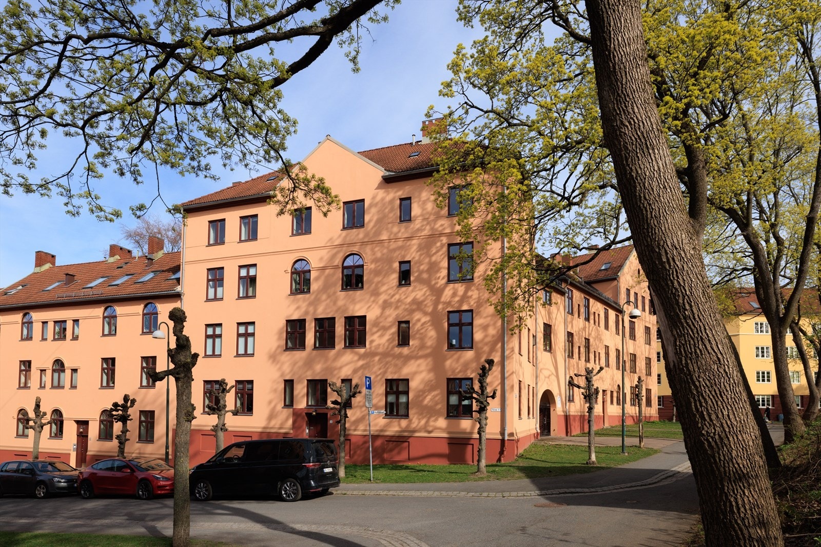 Klassisk bygårdsmiljø på Sagene, der bygningen er vernet som kulturminne Galleribilde