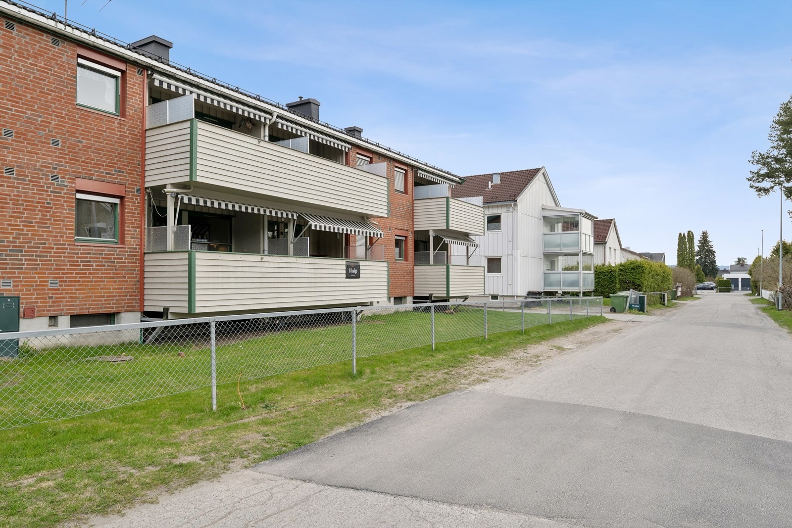 Borettslaget er veldrevet, og felleskostnadene inkluderer blant annet TV og internett. Galleribilde