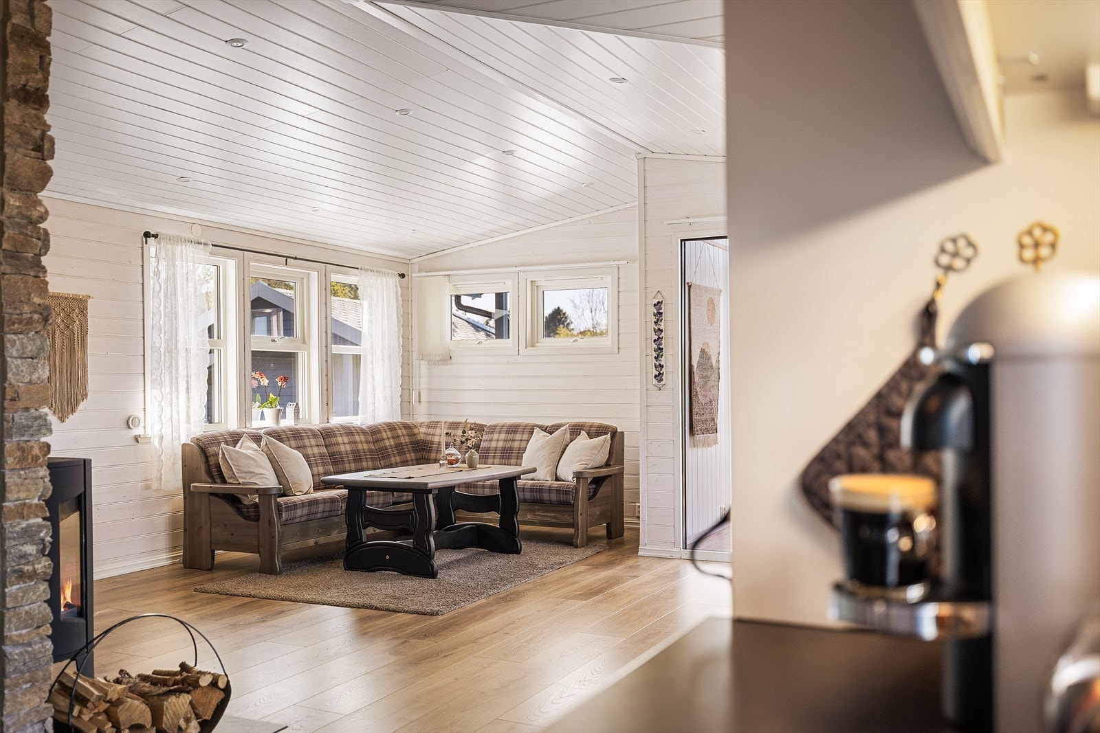 Hytten ble bygget i 1978 og påbygget i 1980, 2007, 2013 og 2017 Galleribilde