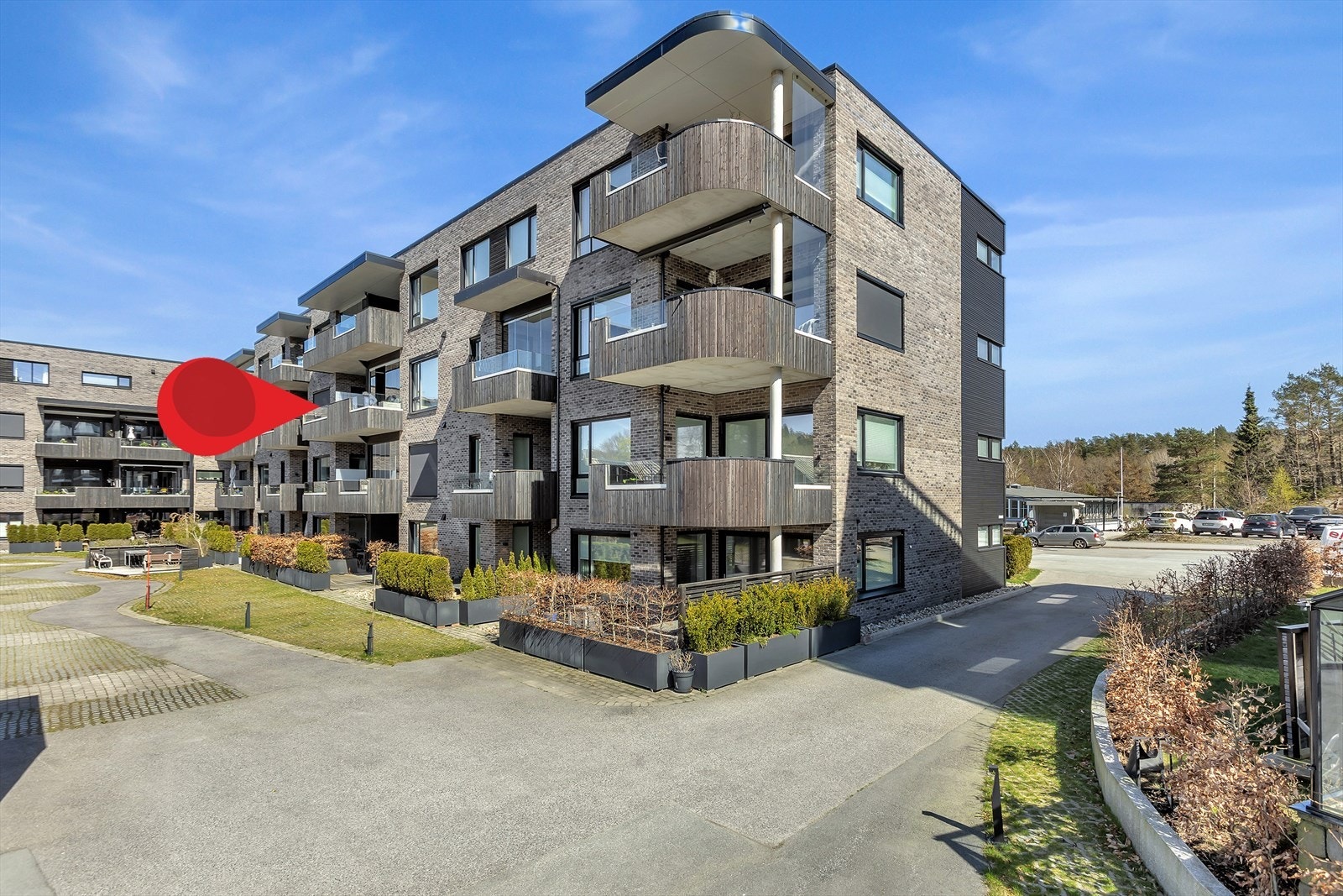 Lokasjon | Leiligheten ligger i bygningens 3. etasje. Galleribilde