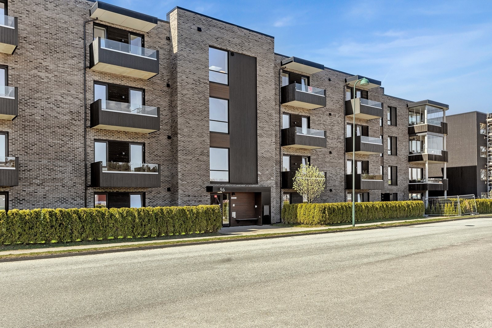 Inngangsparti | Velholdt inngangsparti til Strømmeveien 56. Galleribilde