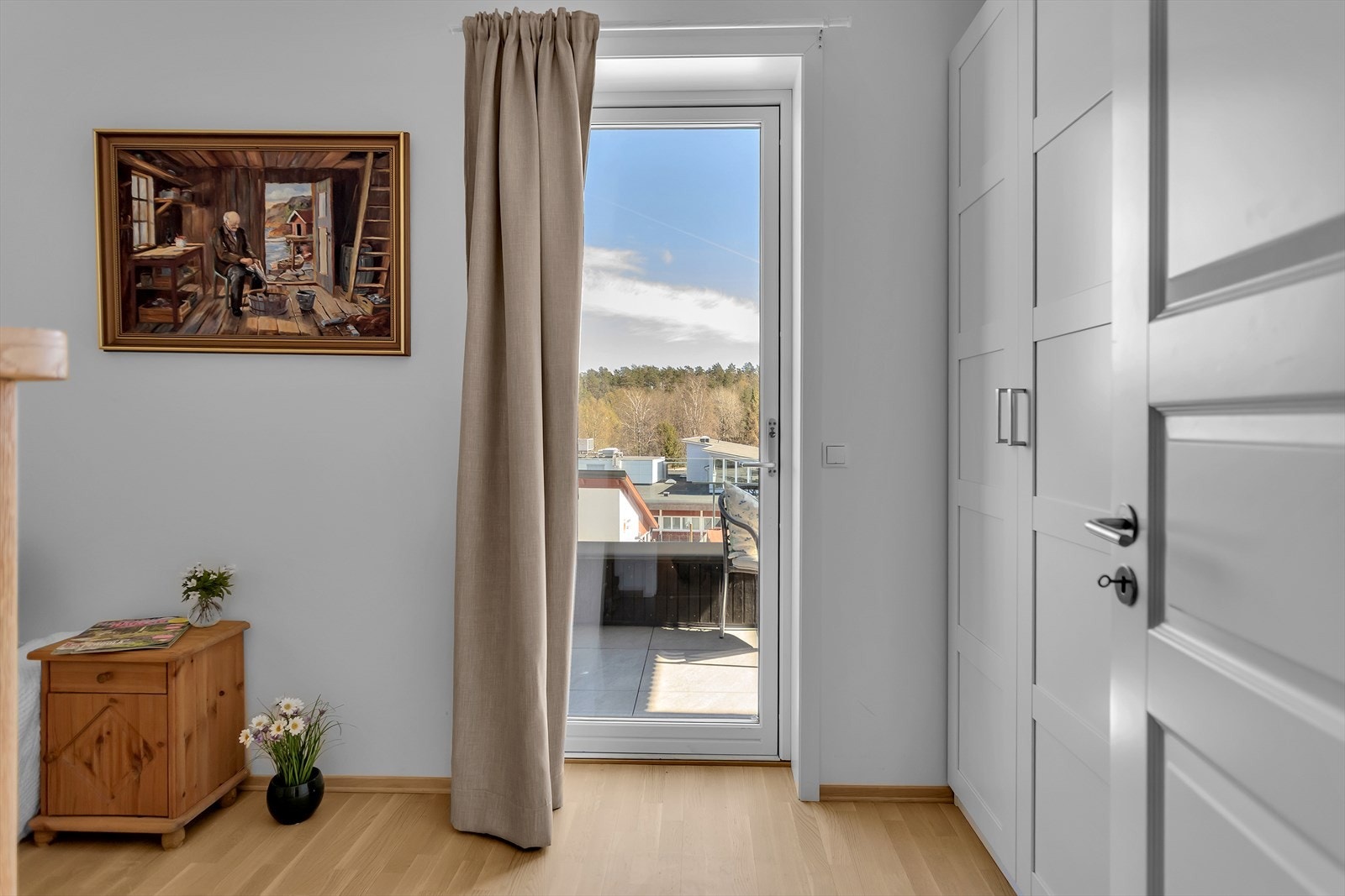 Soverom II | Utgang til leilighetens andre veranda Galleribilde