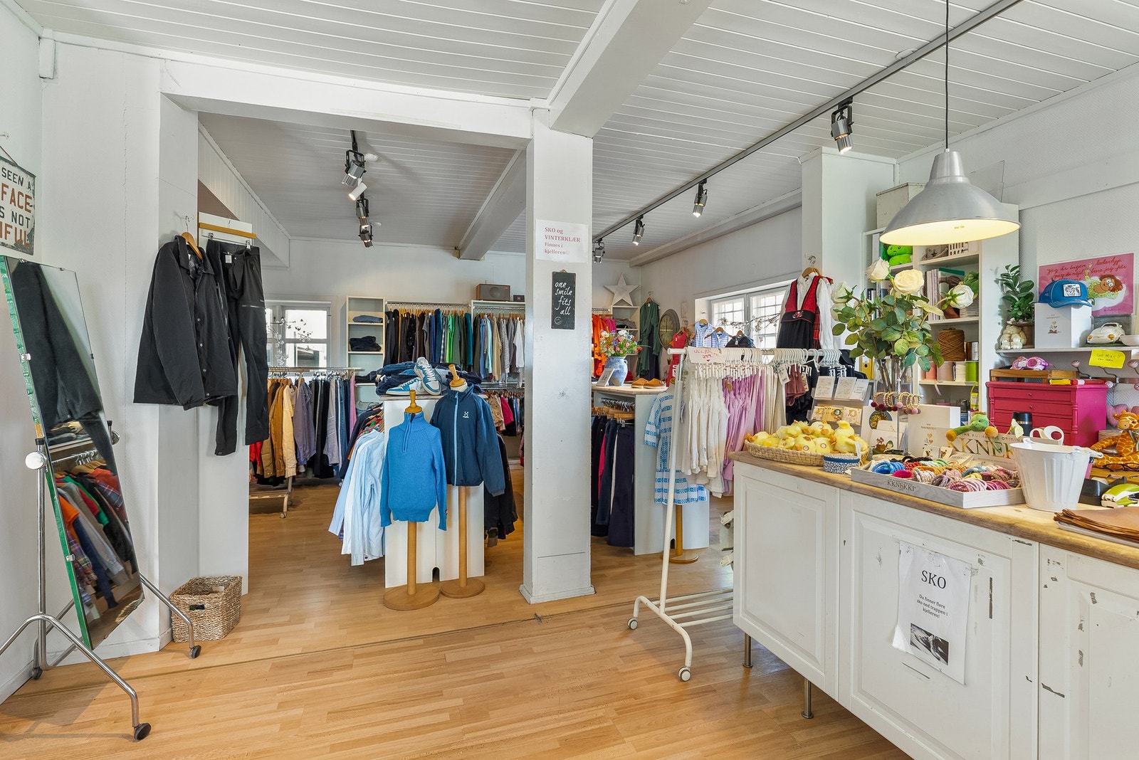Næringsseksjonen i deler av 1.etasjen. Galleribilde