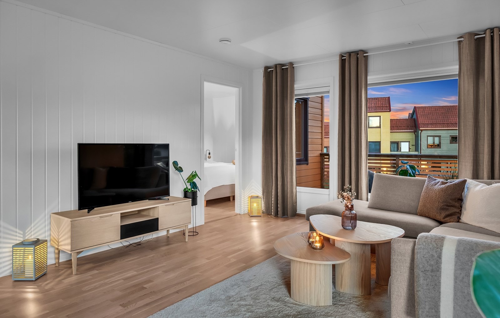 God plass til TV-møblement og sofagruppe. Galleribilde