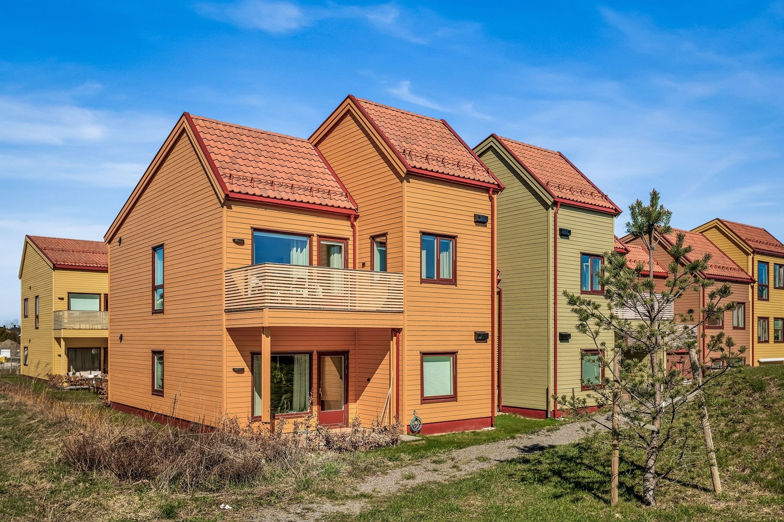 Taket er tekket med solid betongtakstein. Galleribilde