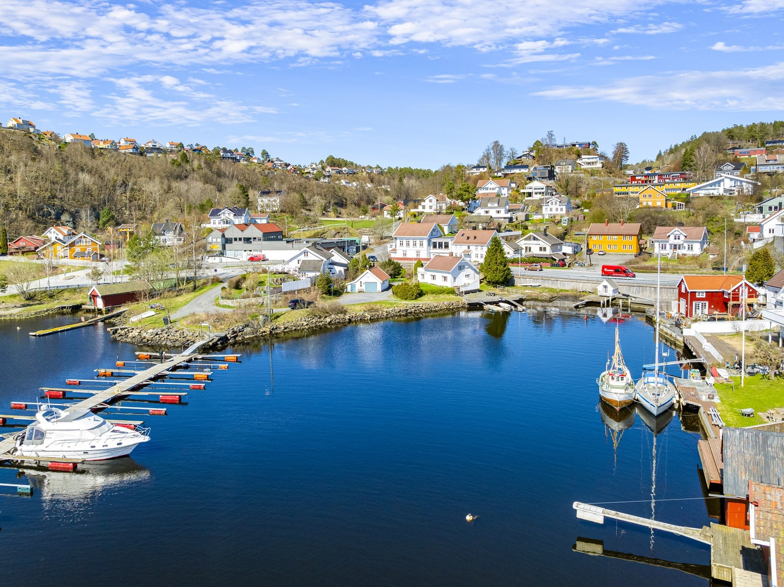 Eiendommen ligger sentralt i Songe/Enghaven, et rolig og veletablert boligområde. Galleribilde