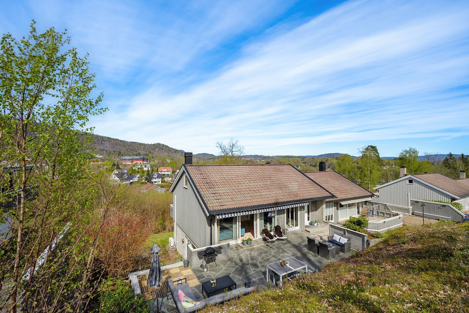 Velkommen til Rugdeveien 46 - Presentert av Petter Mamen-Lund hos Aktiv Asker. Galleribilde