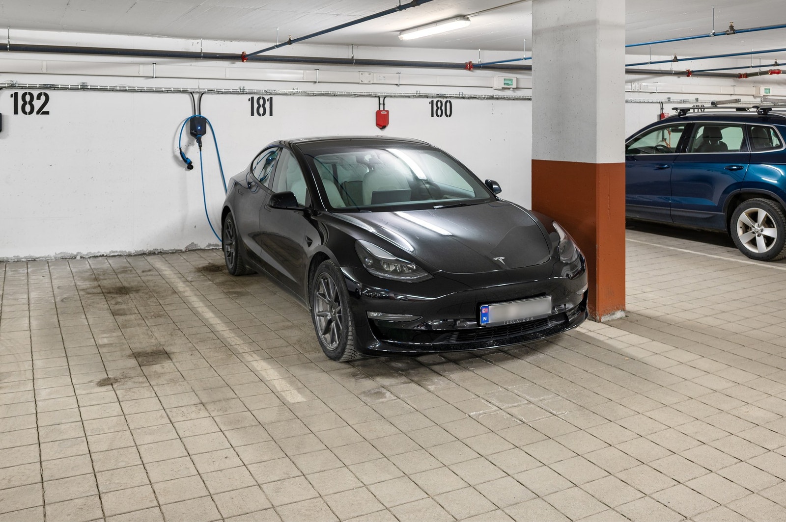 Det følger bruksrett på p-plass i parkeringskjeller. Galleribilde