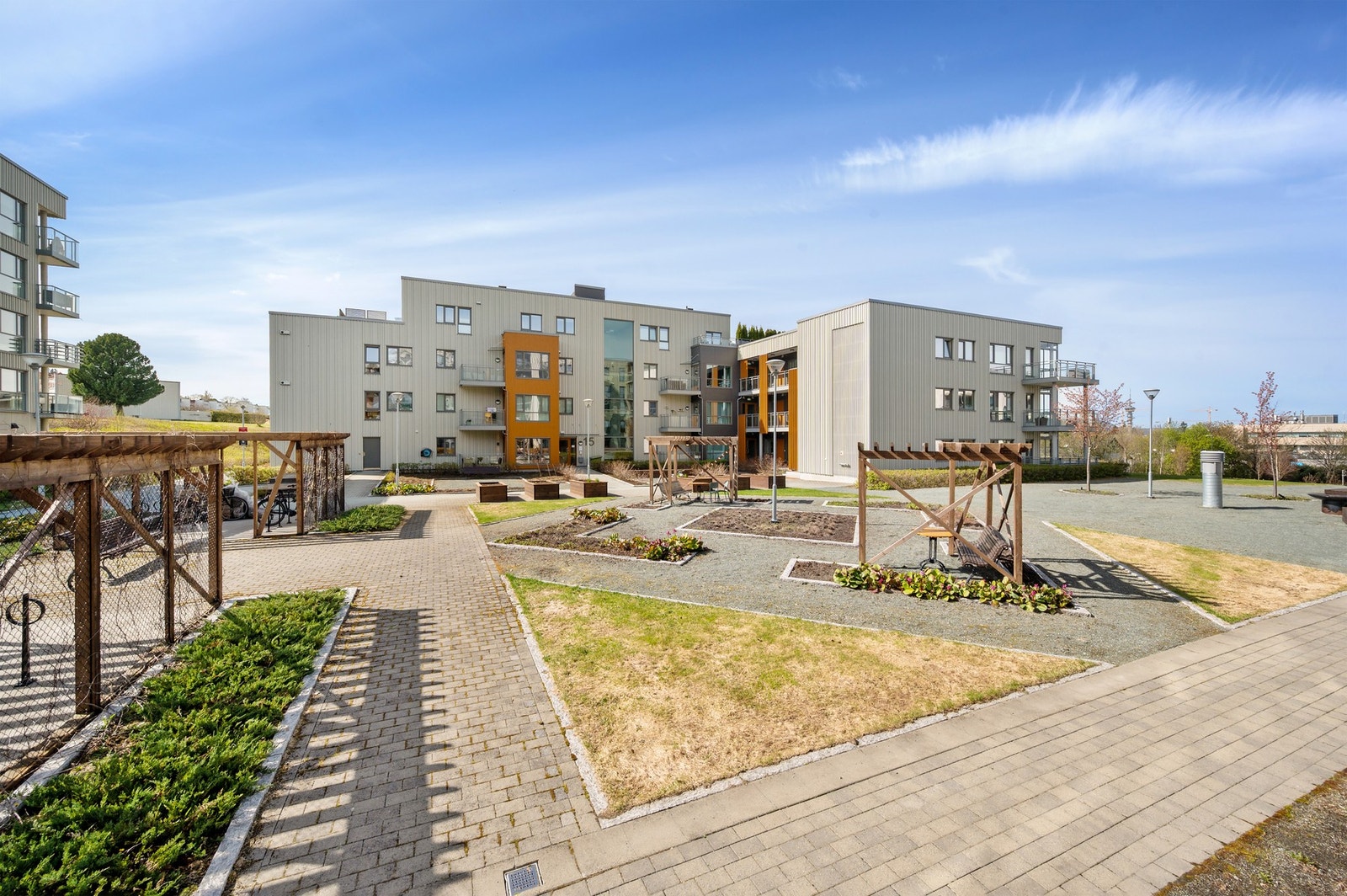 Strinda Hageby velforening byr på vakre fellesarealer som er til stor glede og hyppig brukt av beboerne. Galleribilde