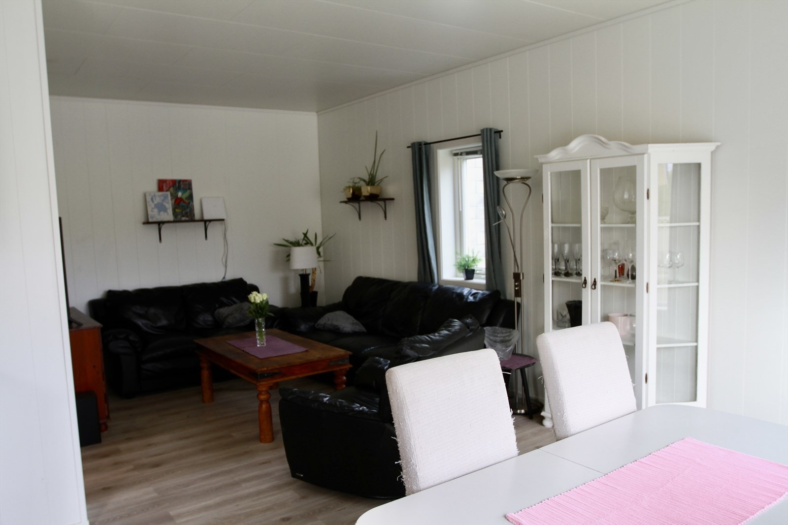 Spisestue mot stue Galleribilde