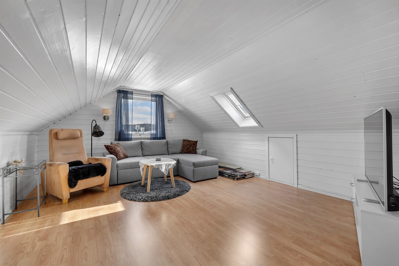 Her er det gode møbleringsmuligheter og mange ulike bruksalternativer. Galleribilde