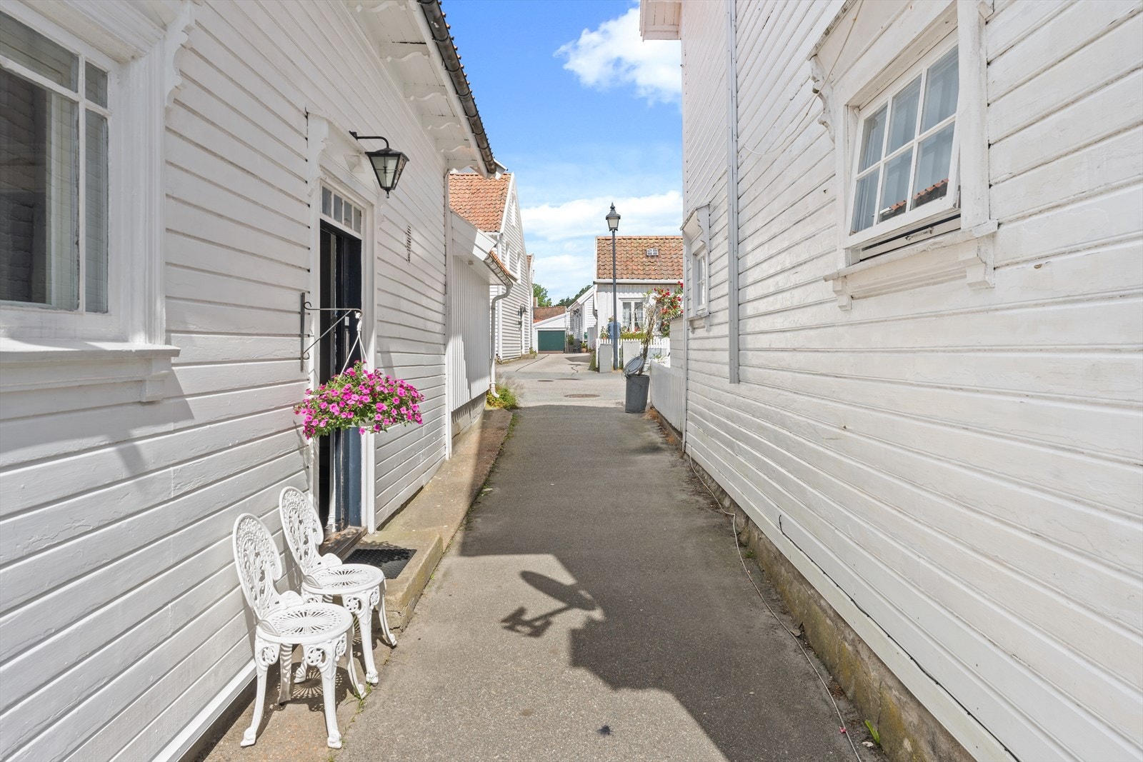 Hyggelig smau tar deg til hovedinngangen. Galleribilde