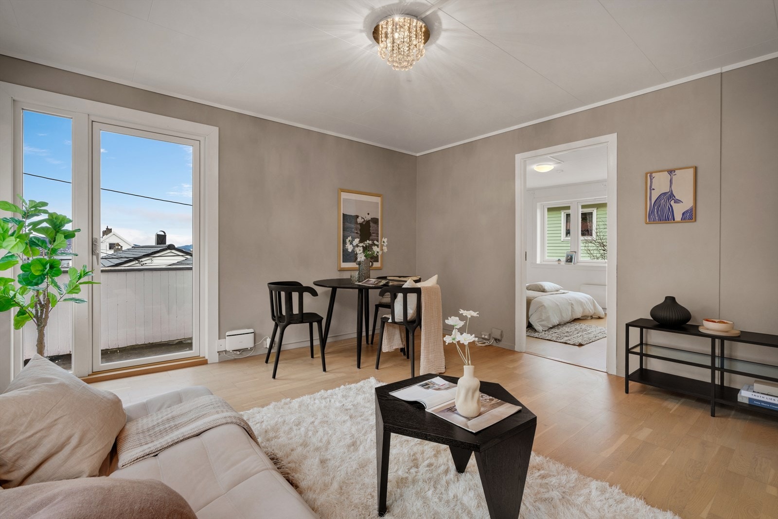 - Praktisk løsning med god plass til ønsket møblement - Galleribilde
