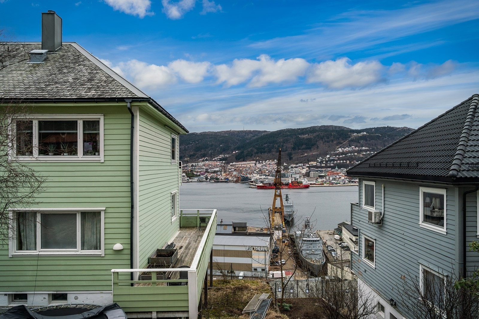 - Få minutters gange til Rema 1000 Laksevåg - Galleribilde