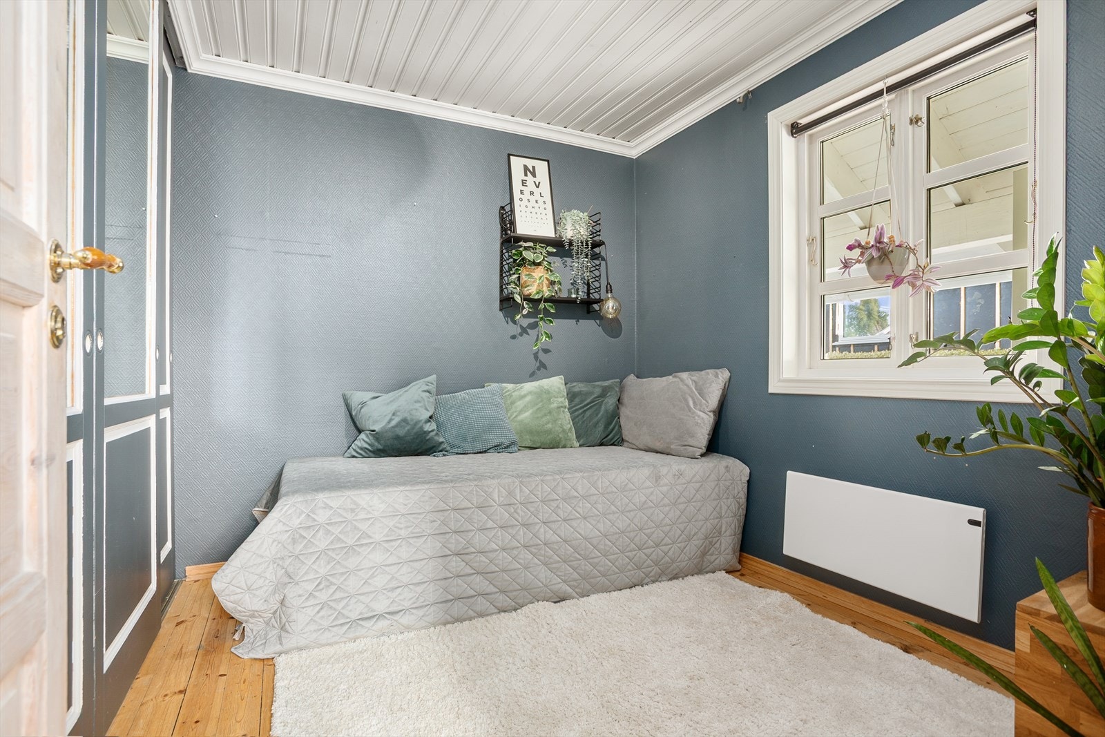 Soverom 2 - også dette med skyvedørsgarderobe Galleribilde