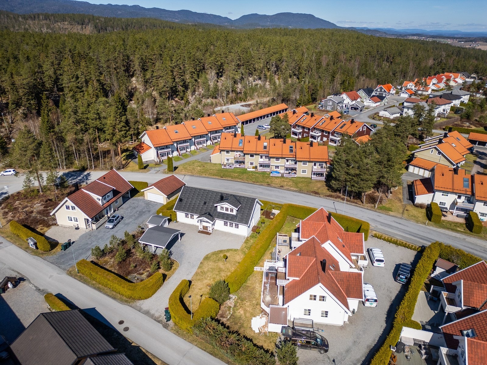 En oversikt som viser boligens fine plassering i nabolaget. Galleribilde