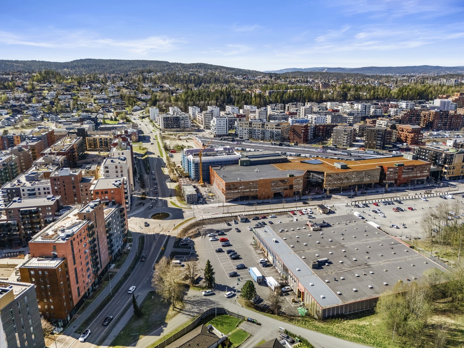 Med Triaden Lørenskog Storsenter rett rundt hjørnet og bussholdeplass et par minutters gange unna, er hverdagslogistikken sømløs. Galleribilde